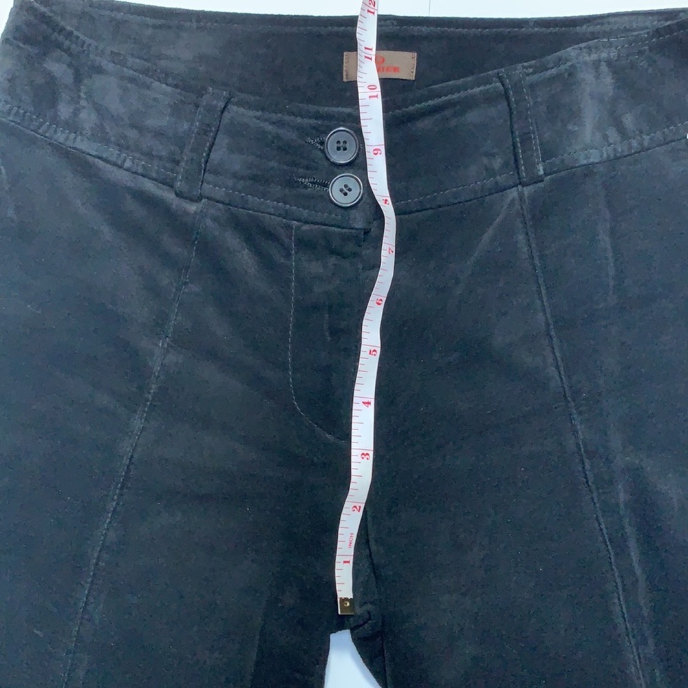 Danier black suede leather Bermuda shorts - Picture 7 of 8